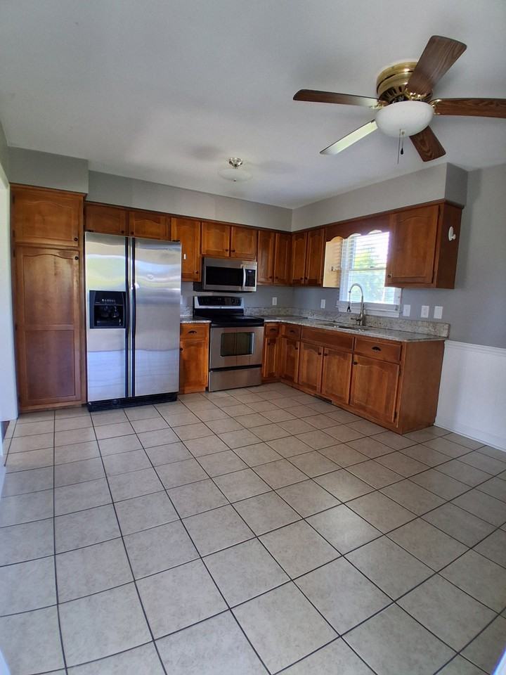 613 Timber Ridge Rd - Photo 2 of 15