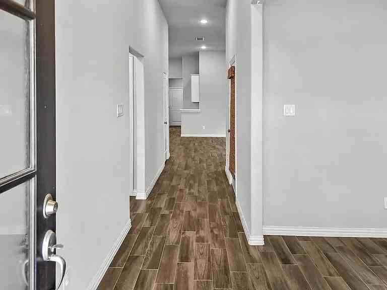 616 8th St - Photo 3 of 17