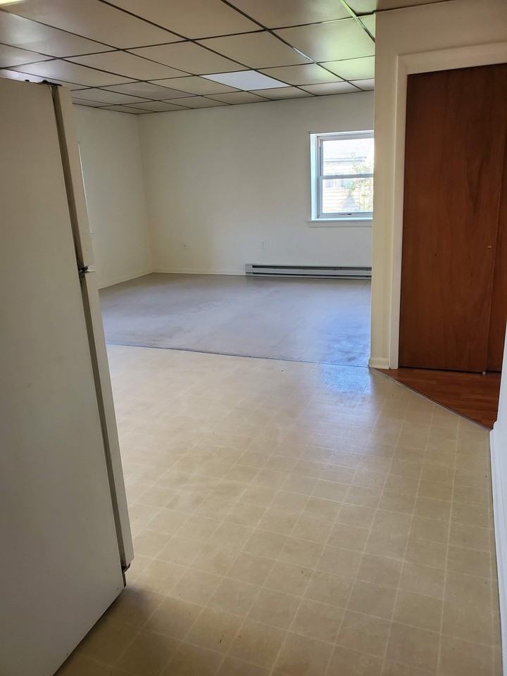 201 Maple Ave #2D - Photo 2 of 9