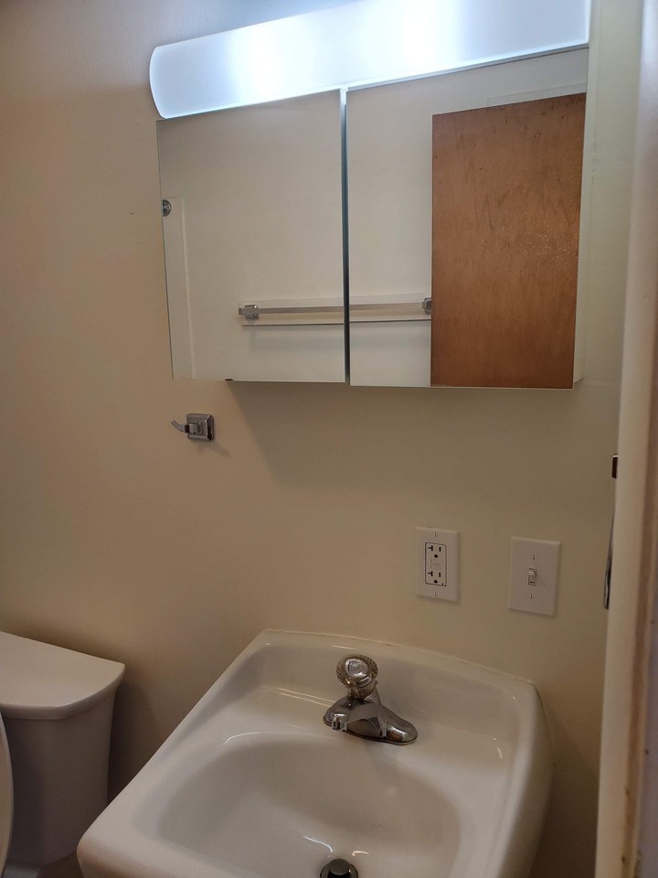 201 Maple Ave #2D - Photo 7 of 9