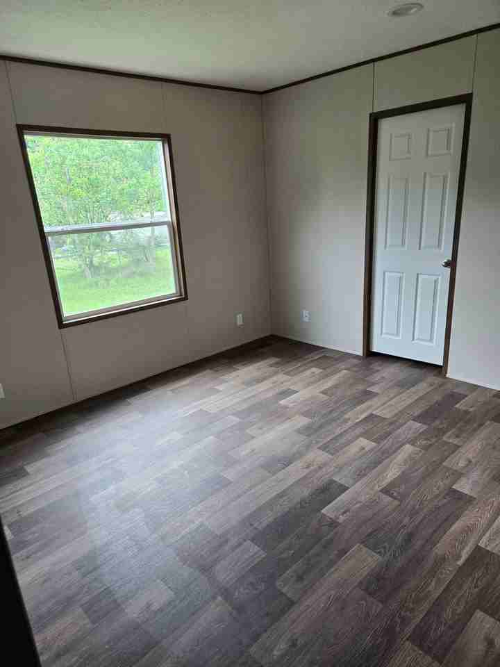 22048 Newton Dr - Photo 6 of 7