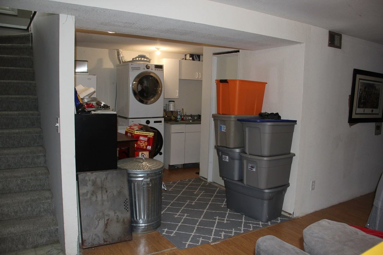 1495 S Grape St - Photo 6 of 20