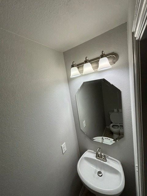 1428 Montoya Ln - Photo 3 of 20