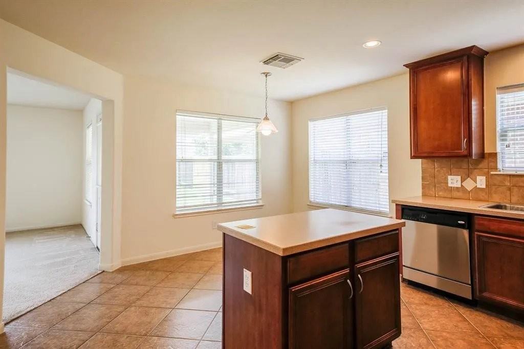 17031 Sperry Landing Dr - Photo 6 of 18
