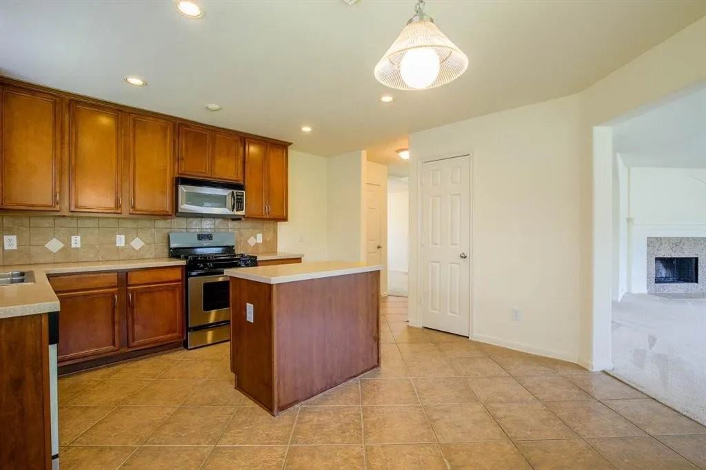 17031 Sperry Landing Dr - Photo 7 of 18