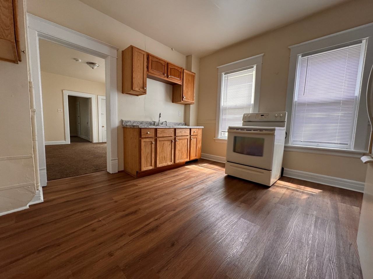 1531 S 30th St - Photo 3 of 12
