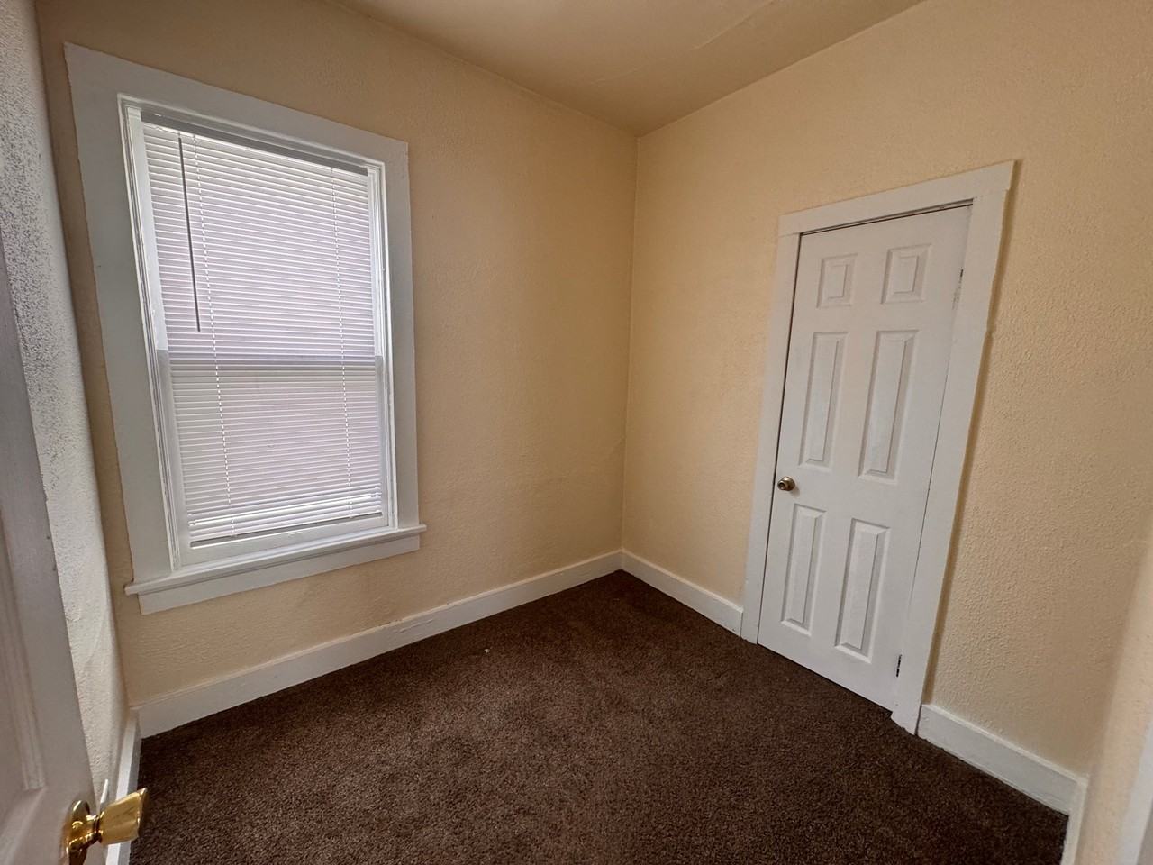 1531 S 30th St - Photo 4 of 12