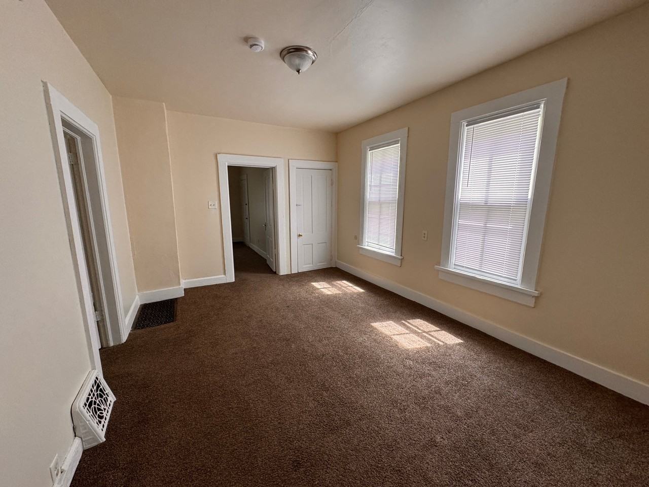 1531 S 30th St - Photo 5 of 12