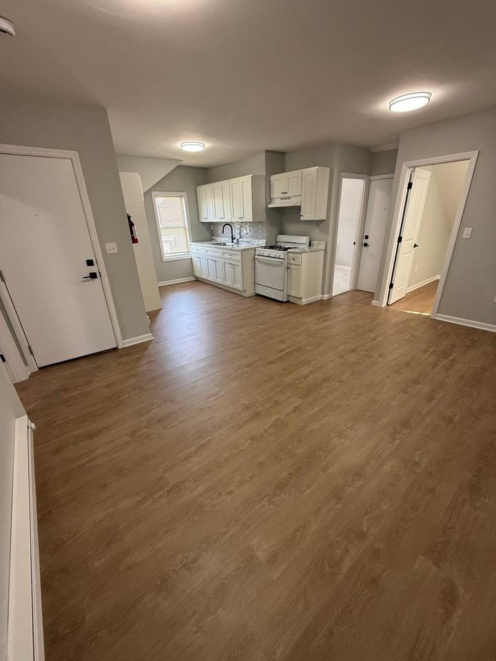 128 Keen St #3 - Photo 2 of 12