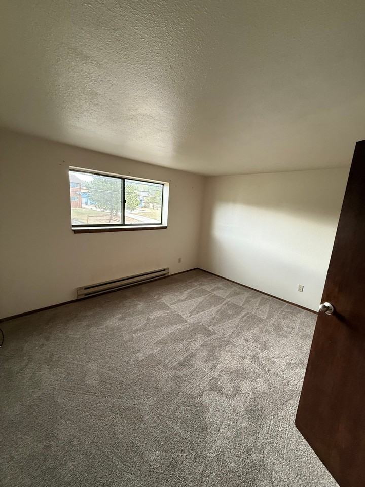 1730 Raven Ave #9 - Photo 6 of 6