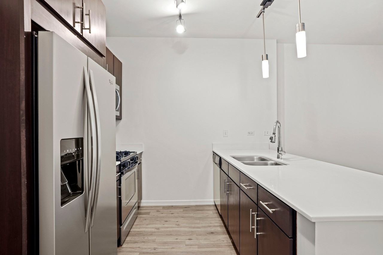 3730 N Halsted St - Photo 3 of 13