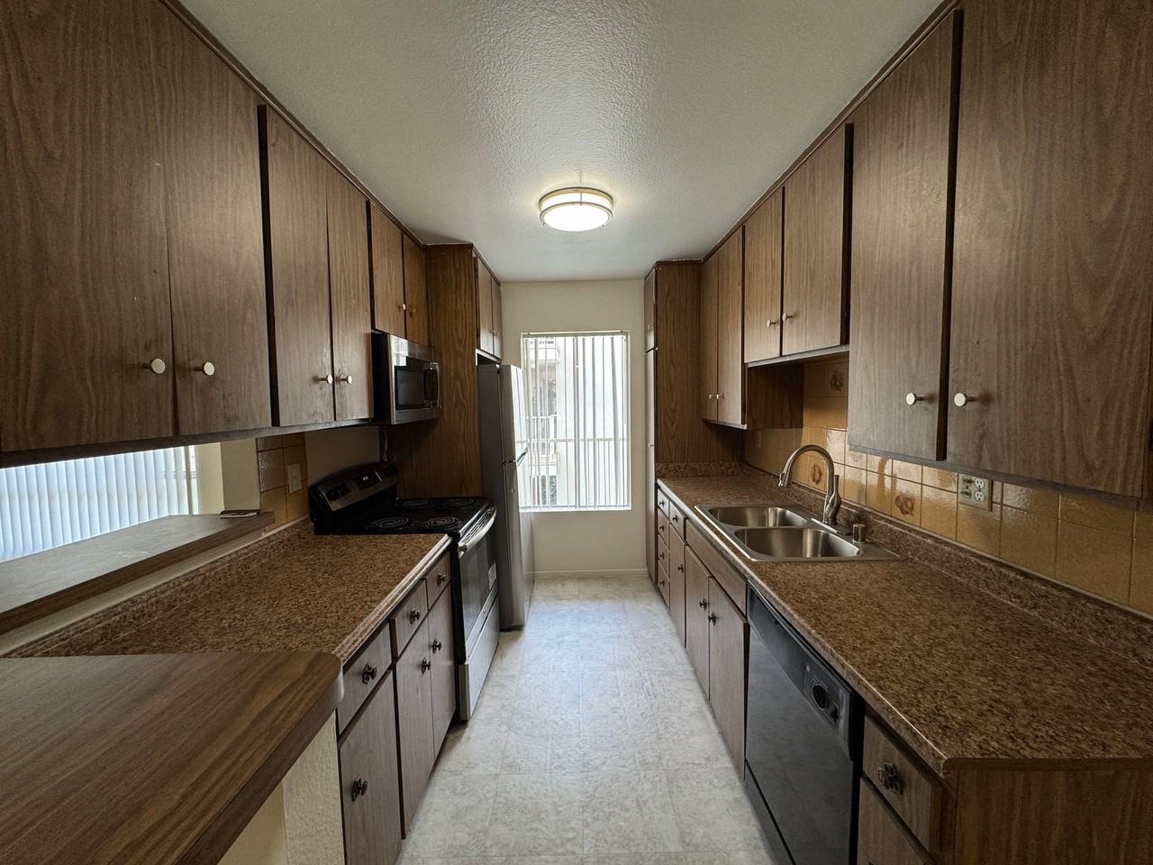 5320 Zelzah Ave #208 - Photo 7 of 19