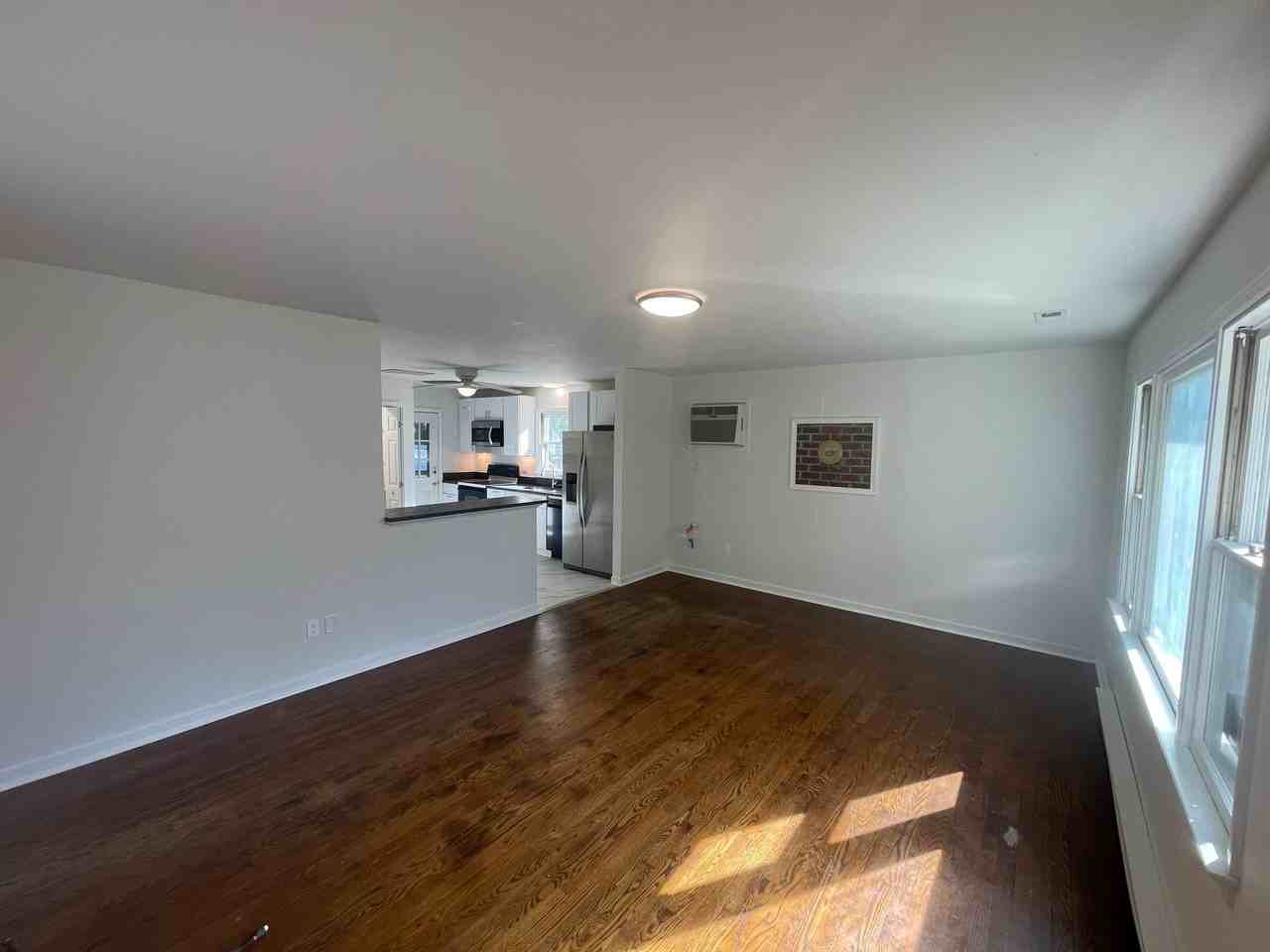 239 N Mapleleaf Ave - Photo 2 of 16