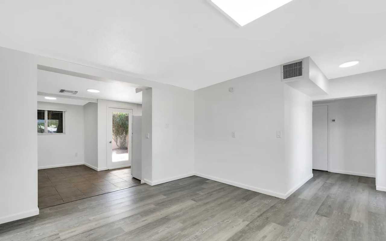 850 E Freeman Pl - Photo 2 of 20