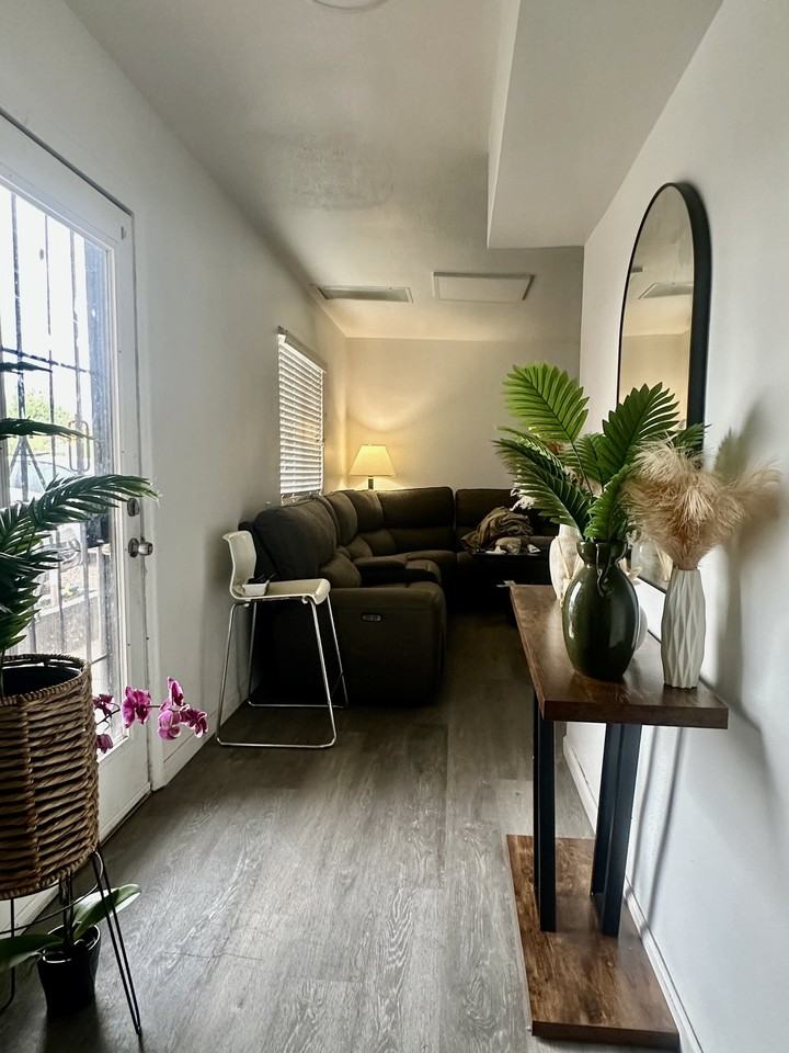 850 E Freeman Pl - Photo 6 of 20