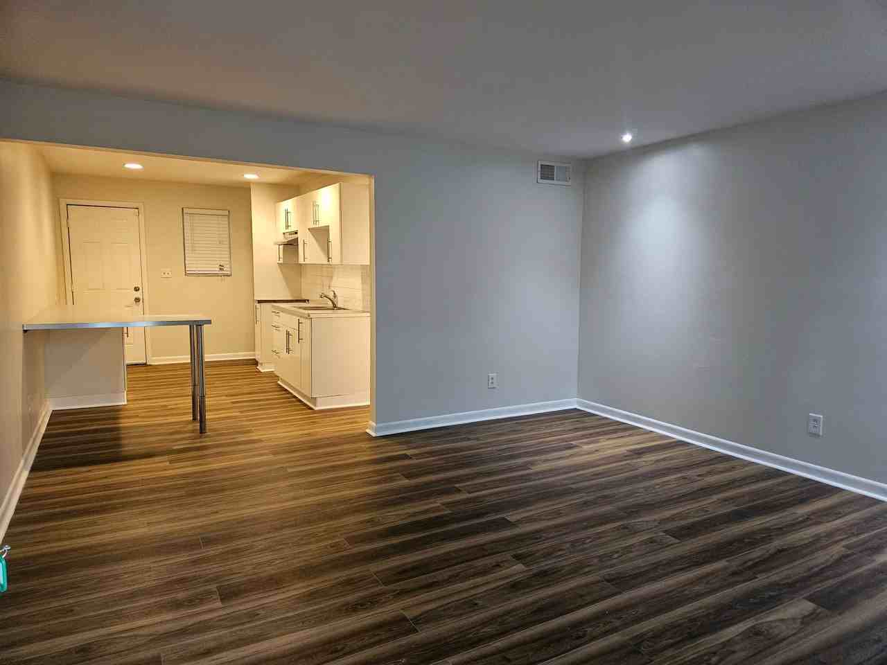 3193 E Point St #4 - Photo 5 of 12