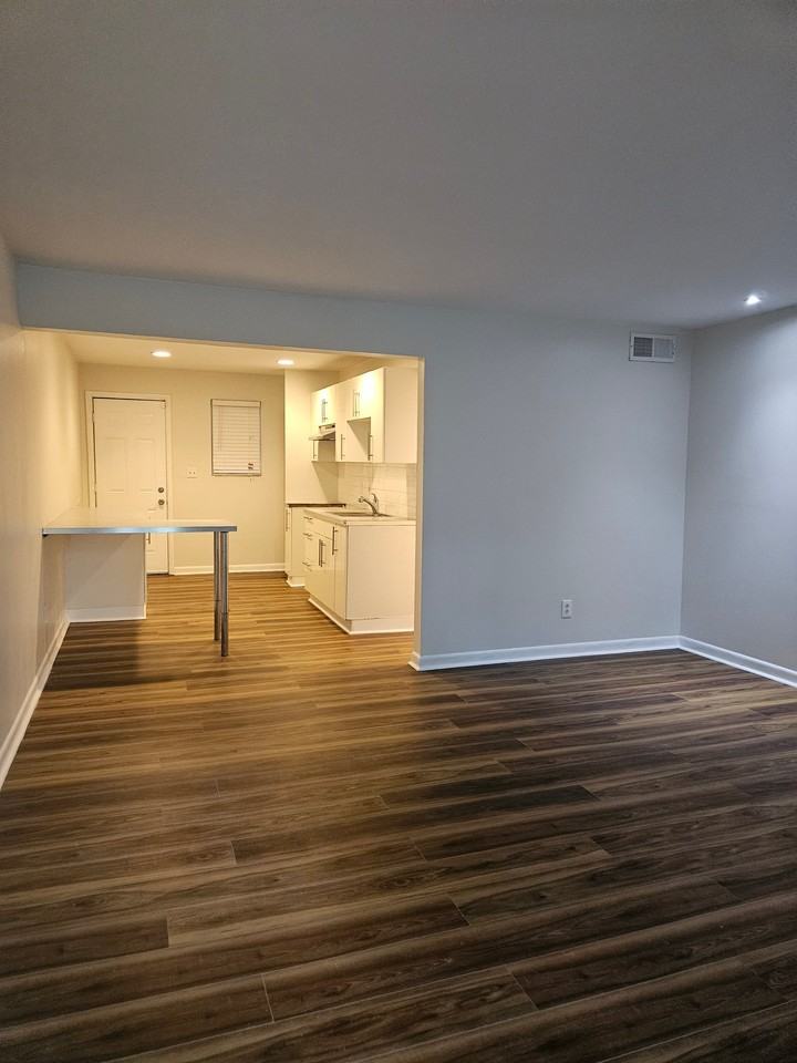 3193 E Point St #4 - Photo 6 of 12