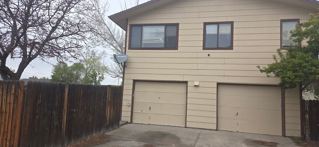 6729 Dublin Loop W - Photo 3 of 12