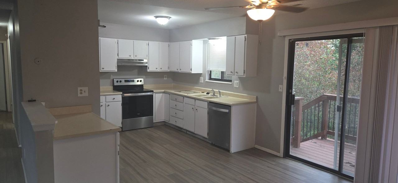 6729 Dublin Loop W - Photo 4 of 12