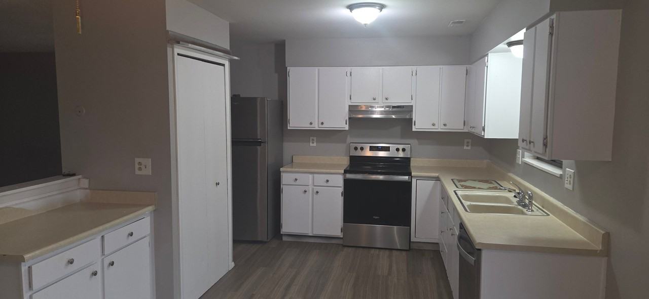 6729 Dublin Loop W - Photo 5 of 12