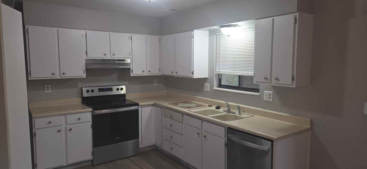 6729 Dublin Loop W - Photo 6 of 12