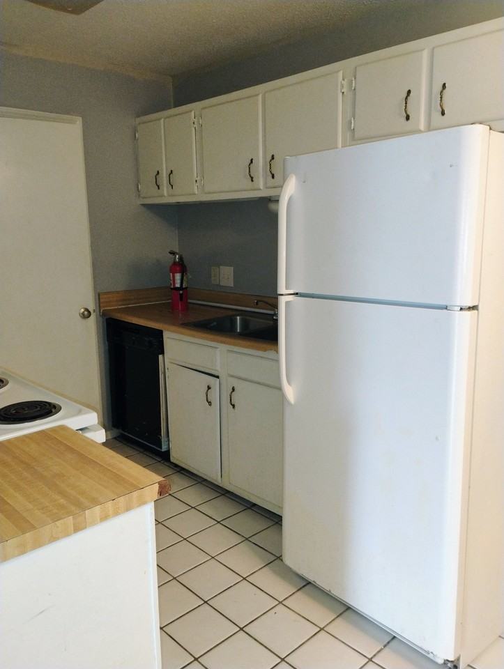14140 Azalea Park Ave #D - Photo 3 of 7