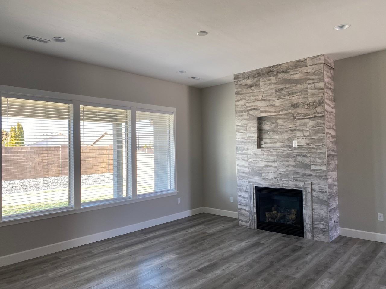 4410 Kitimat Ln - Photo 2 of 3