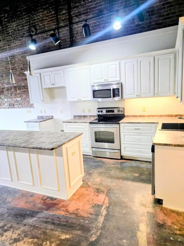 509 Main St - Photo 4 of 16