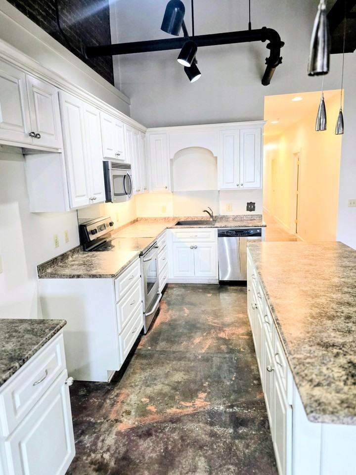 509 Main St - Photo 5 of 16