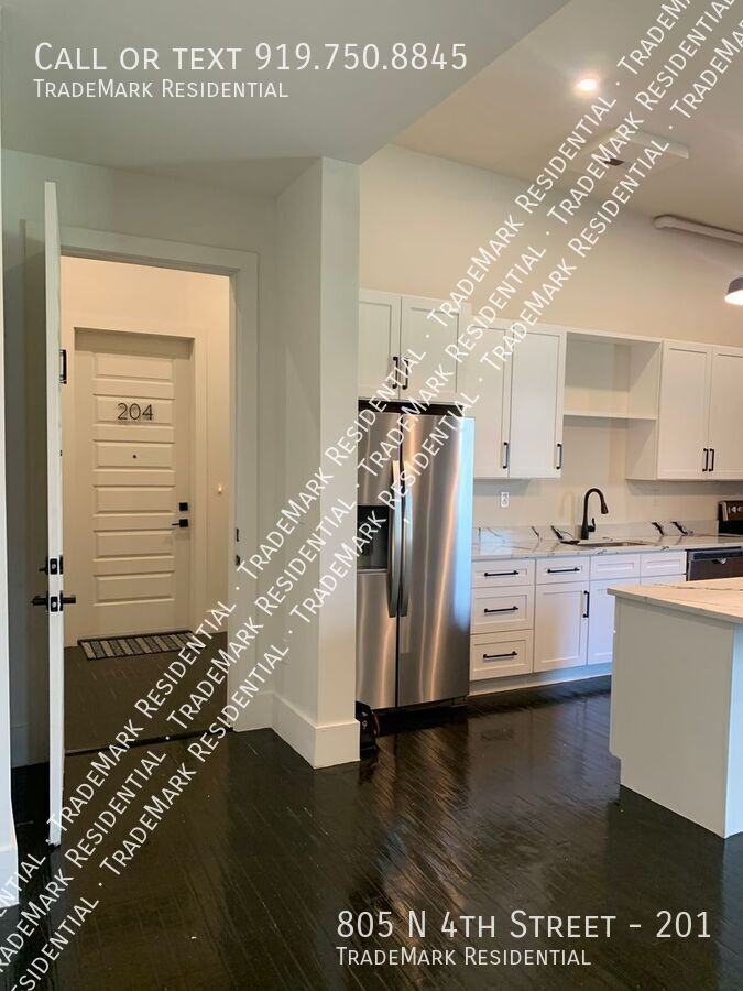805 N 4th St #201 - Photo 5 of 21