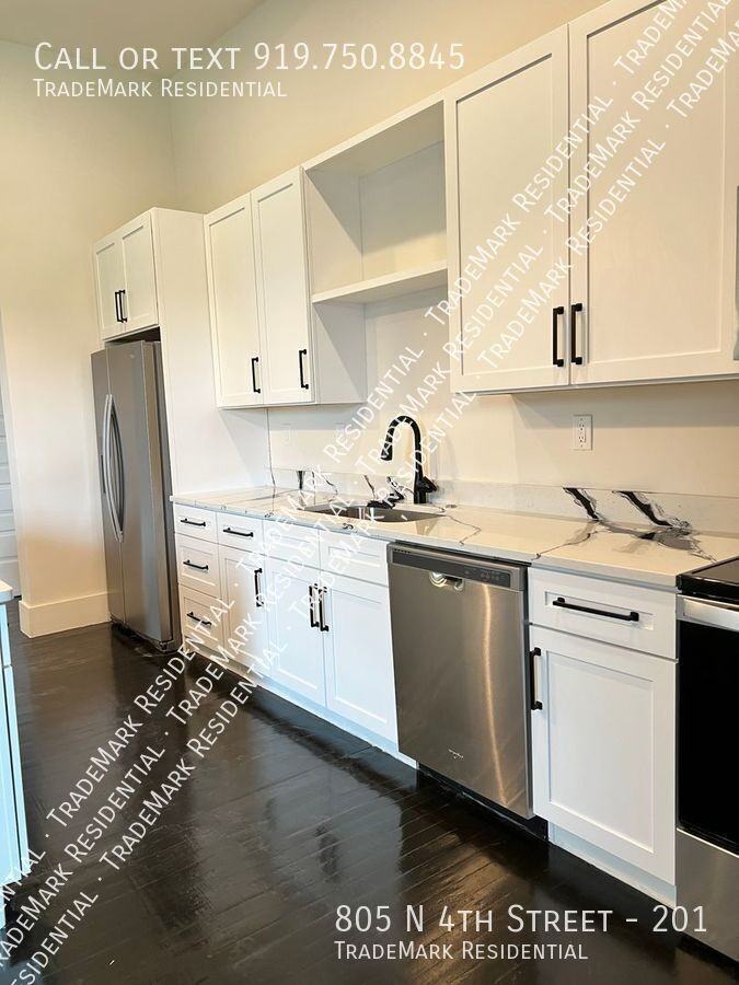 805 N 4th St #201 - Photo 6 of 21