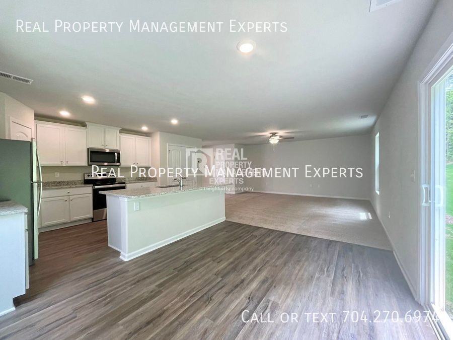 9139 Creedmore Hills Dr - Photo 2 of 15