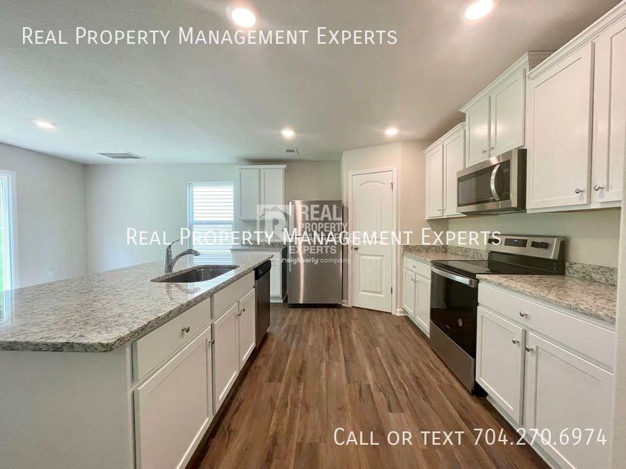 9139 Creedmore Hills Dr - Photo 3 of 15