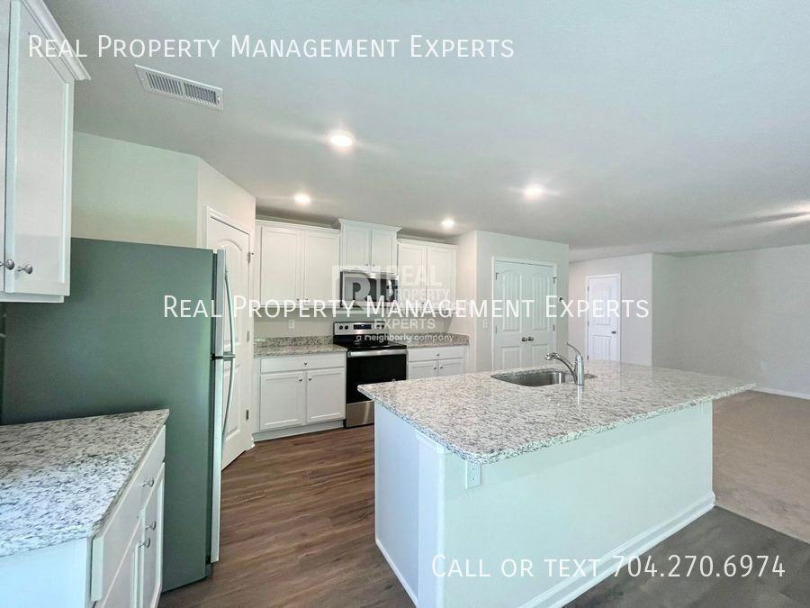 9139 Creedmore Hills Dr - Photo 4 of 15