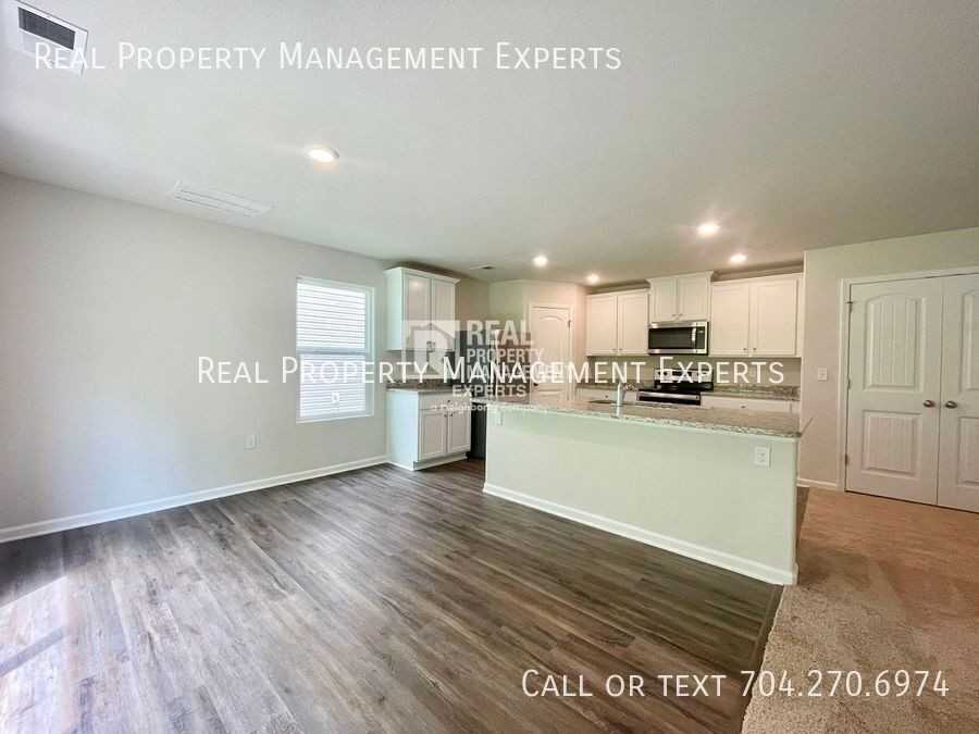 9139 Creedmore Hills Dr - Photo 5 of 15