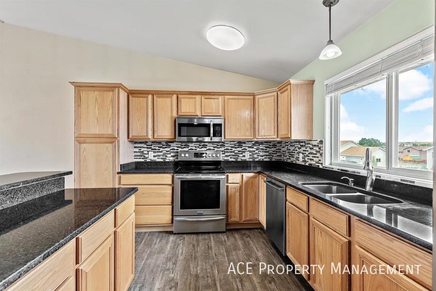 251 Grandeur Ln - Photo 4 of 13