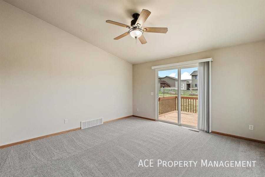 251 Grandeur Ln - Photo 6 of 13