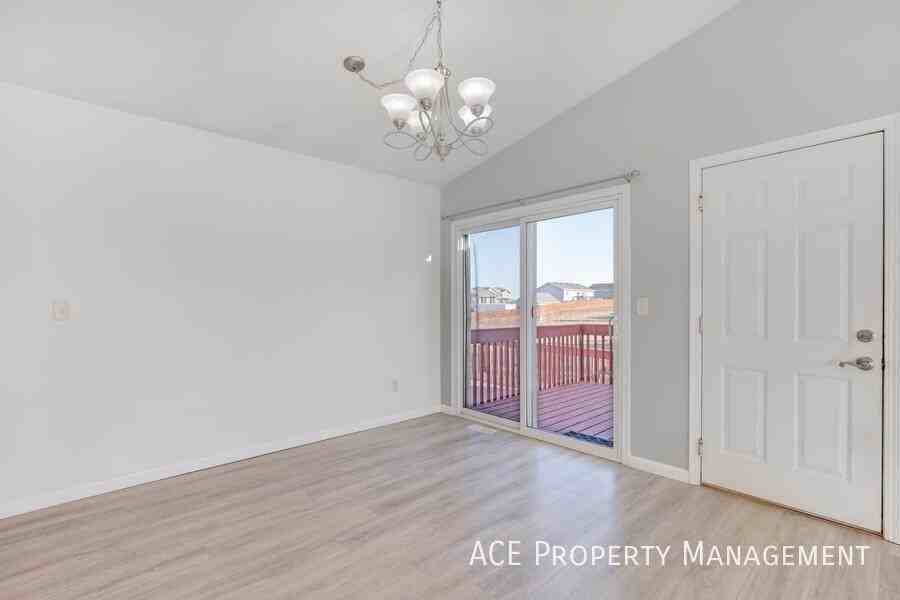 240 Grandeur Ln - Photo 6 of 17