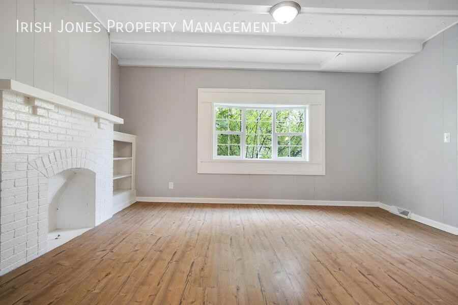 2522 Delaware Ave - Photo 2 of 16