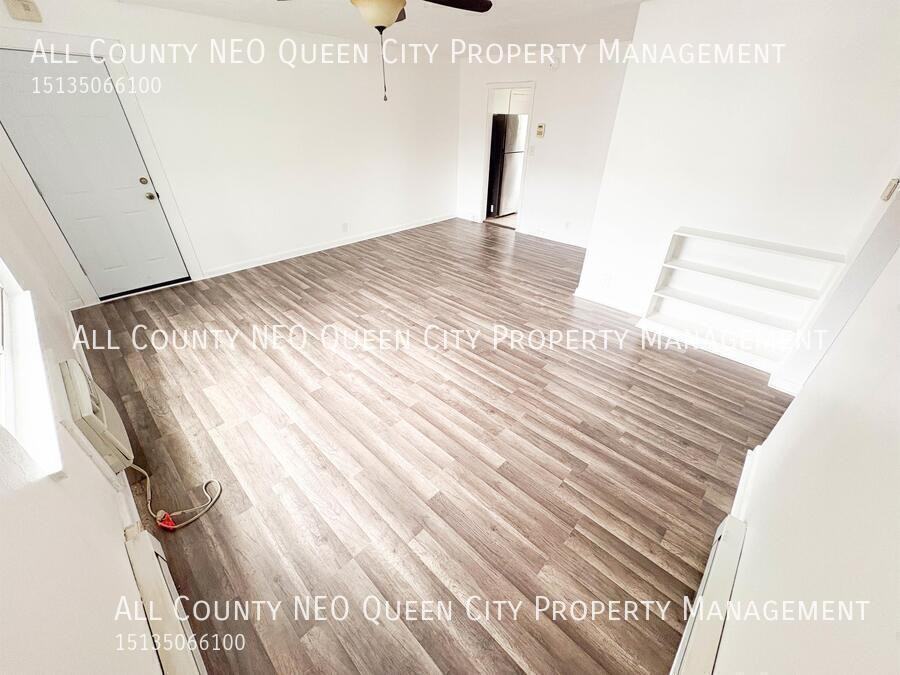 2334 Davue Cir #2 - Photo 4 of 13