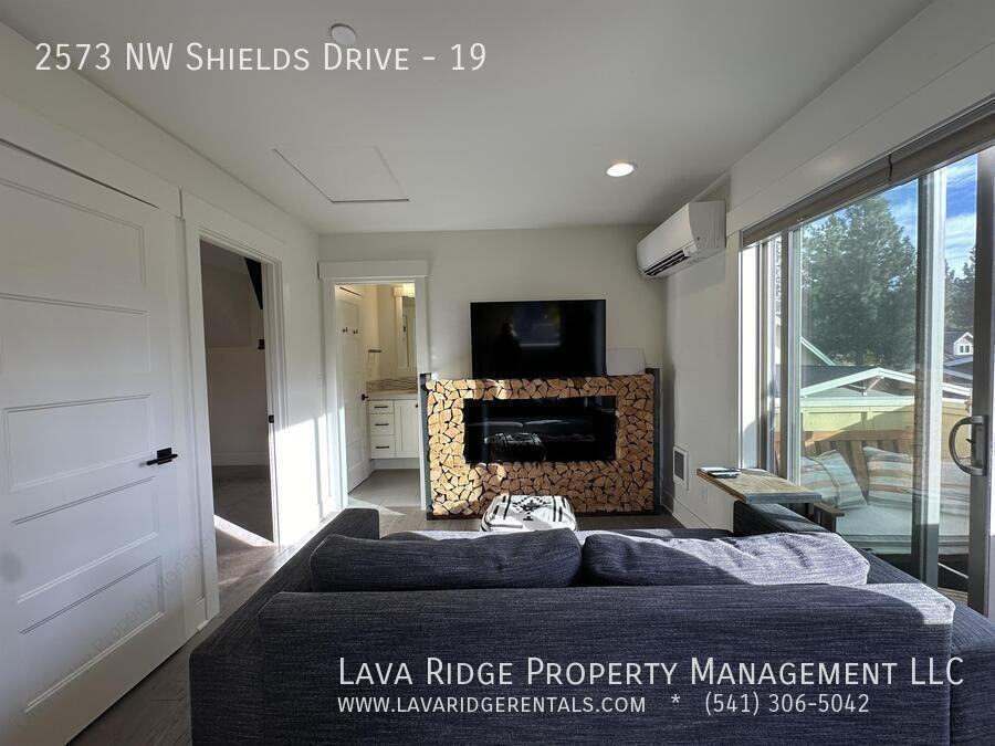 2573 Nw Shields Dr #19 - Photo 3 of 47