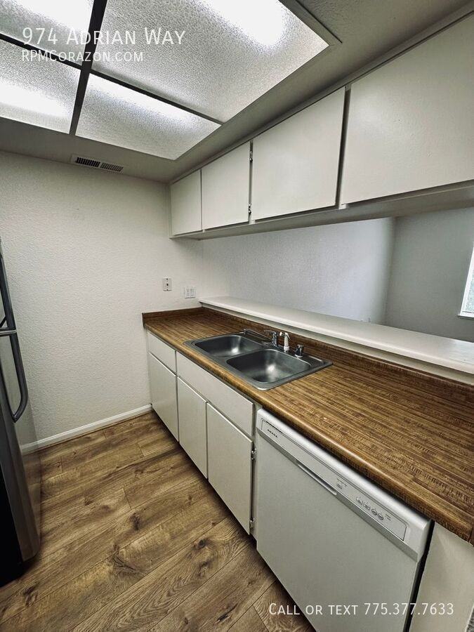 974 Adrian Way - Photo 3 of 22