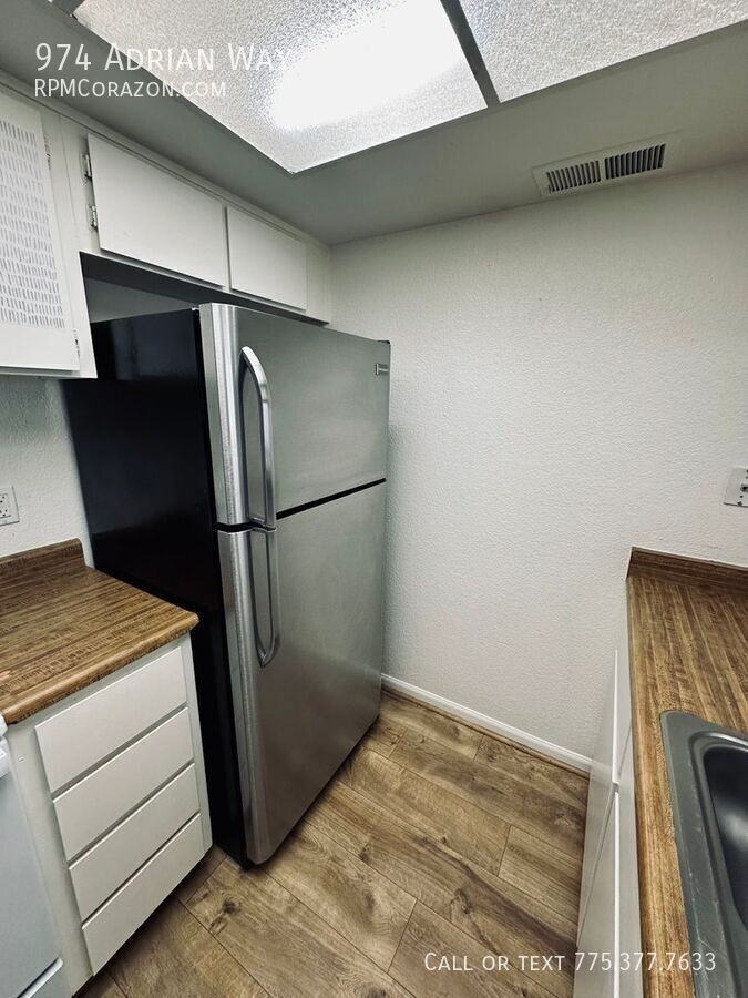 974 Adrian Way - Photo 4 of 22