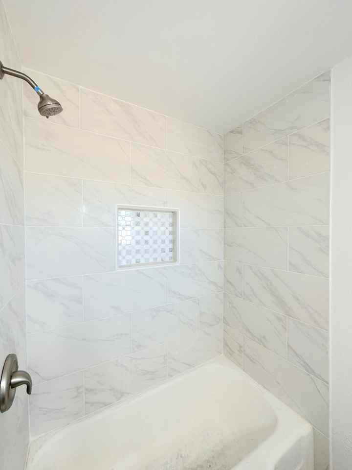 2805 W Louisiana Ave - Photo 2 of 5