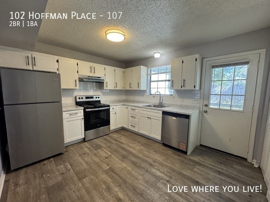 102 Hoffman Pl - Photo 2 of 19