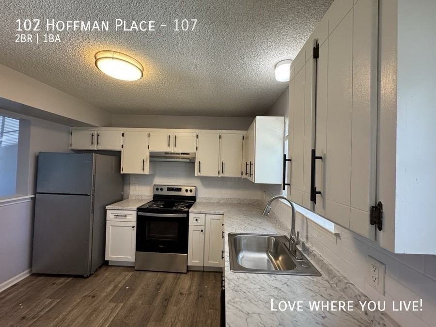 102 Hoffman Pl - Photo 5 of 19