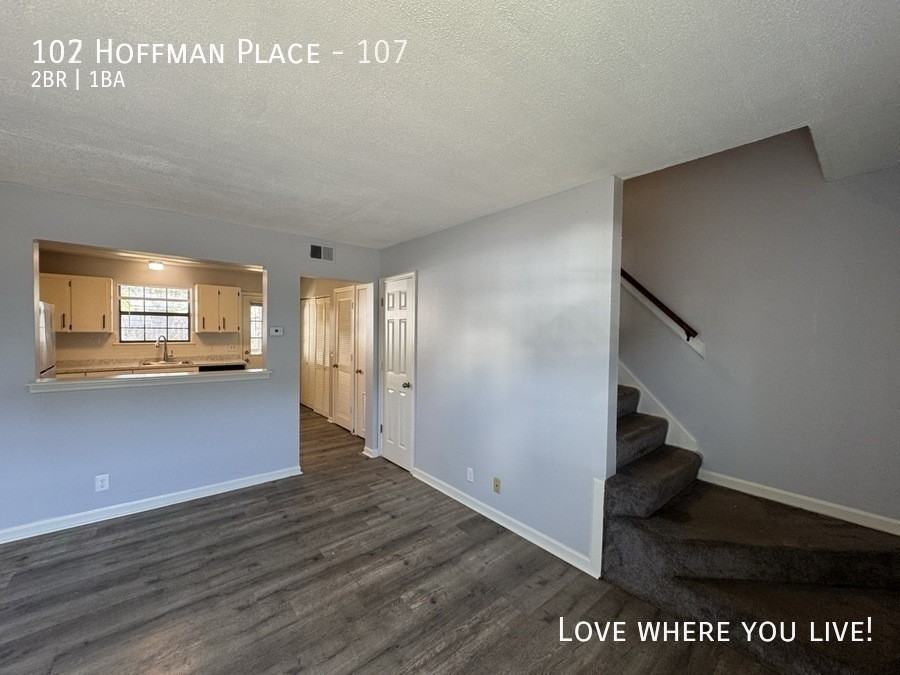 102 Hoffman Pl - Photo 7 of 19