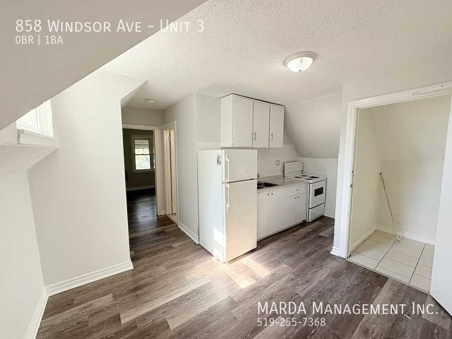 858 Windsor Ave #3 - Photo 2 of 16