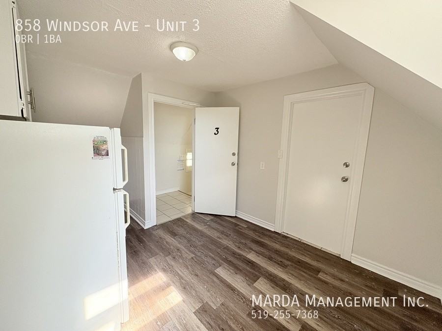 858 Windsor Ave #3 - Photo 5 of 16