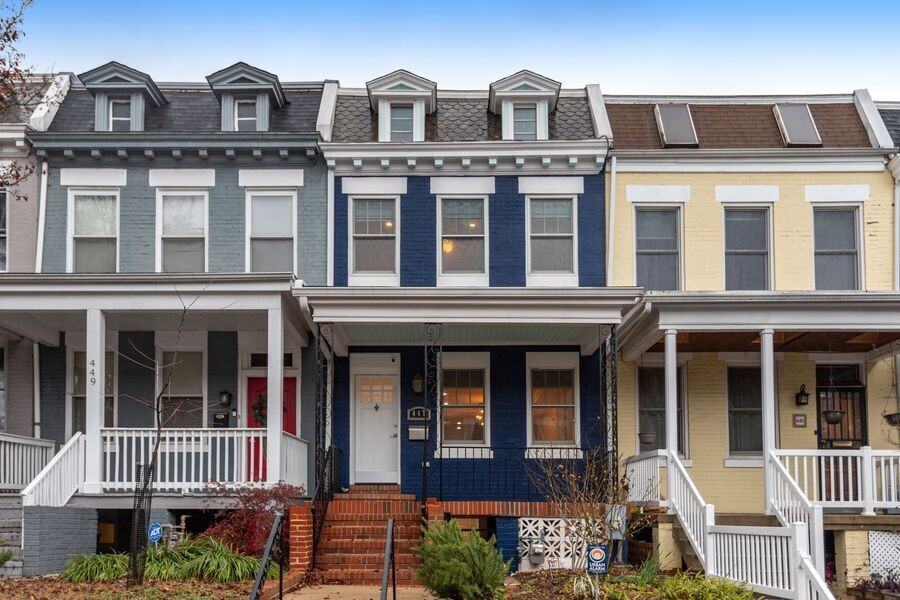 447 Newton Pl Nw - Photo 2 of 50
